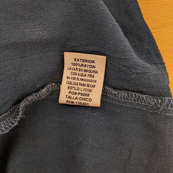 Wide Collared Top - Picture 4 of 6